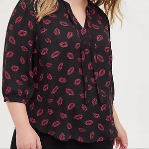 Peasant Blouse - Georgette Leopard Lips Black